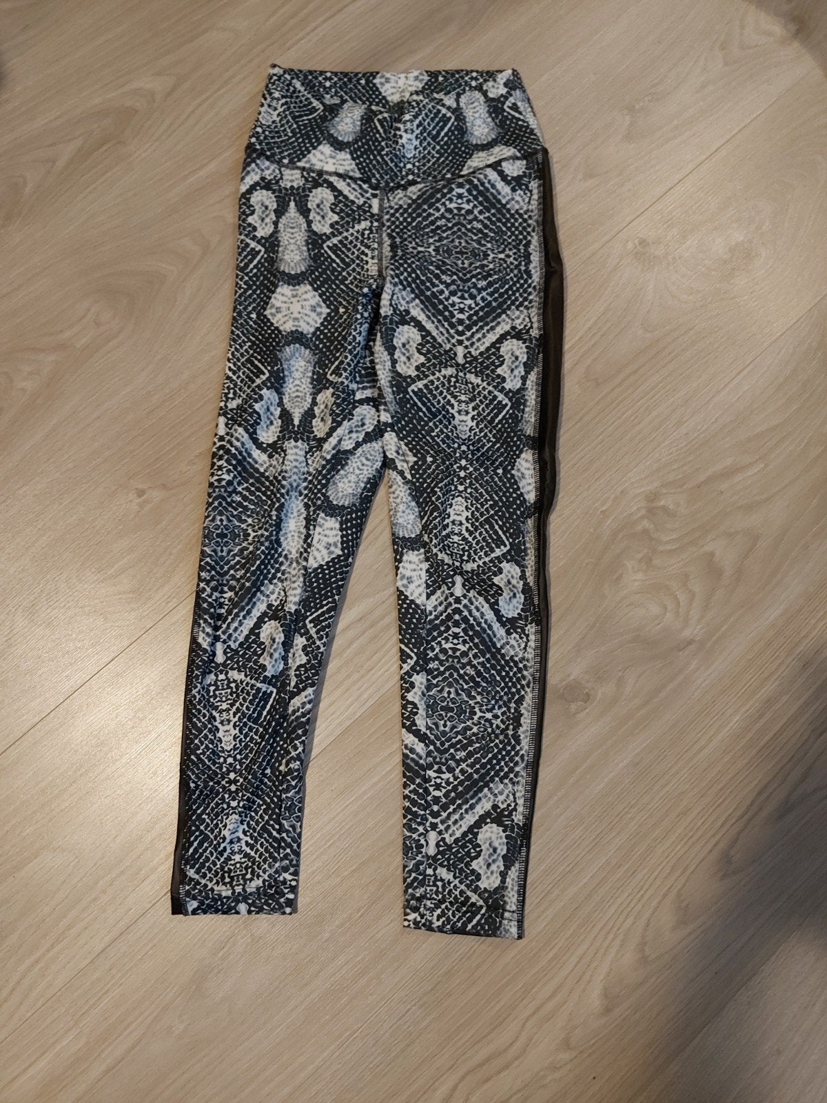 Legging met slangenprint en leren details, Legging, Maat 36/38 (S), Zwart, Ophalen of Verzenden