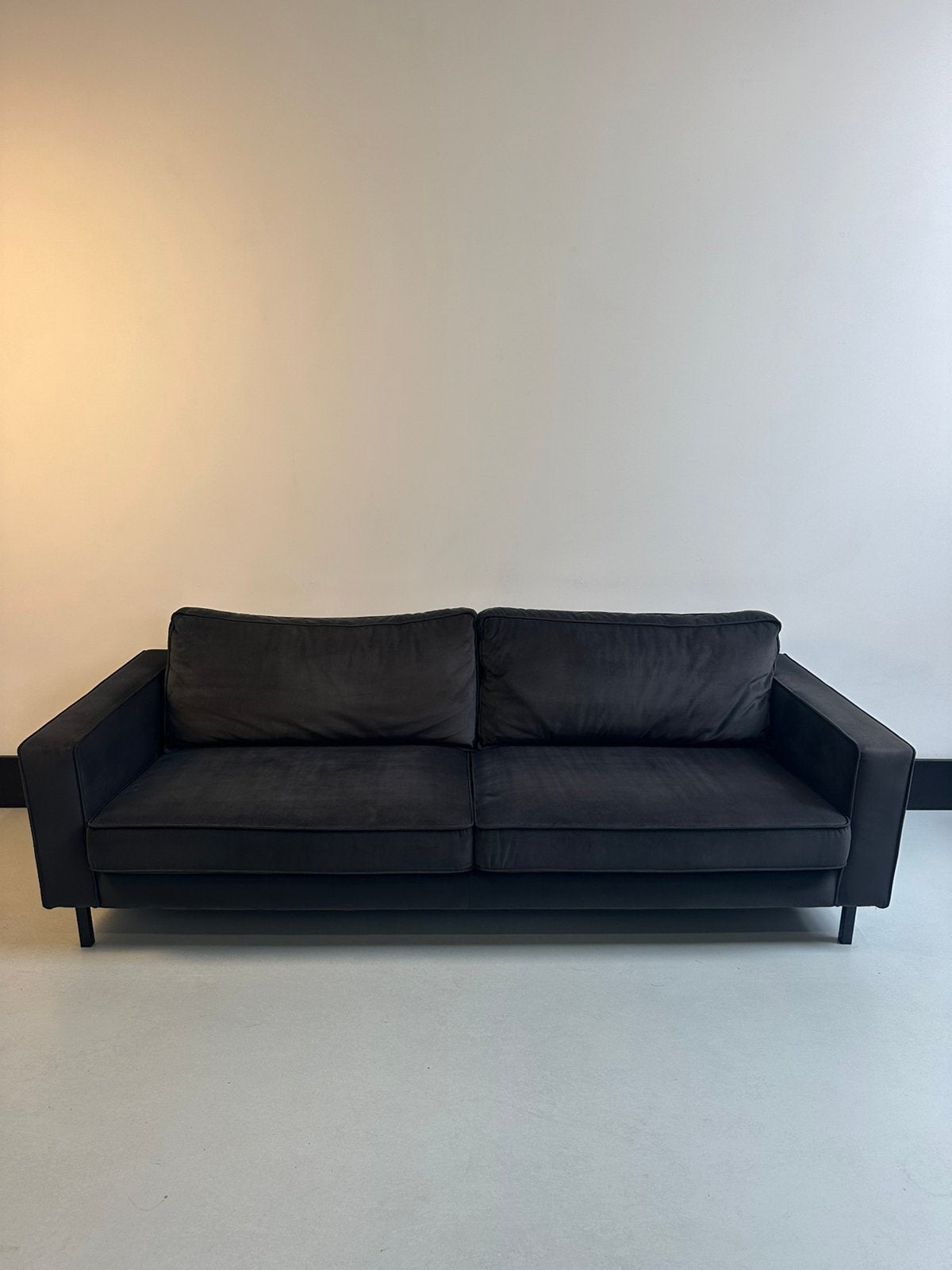 Zwarte velvet WOOOD bank - bezorgen mogelijk, Huis en Inrichting, Ophalen, Zo goed als nieuw, 75 tot 100 cm, 200 tot 250 cm