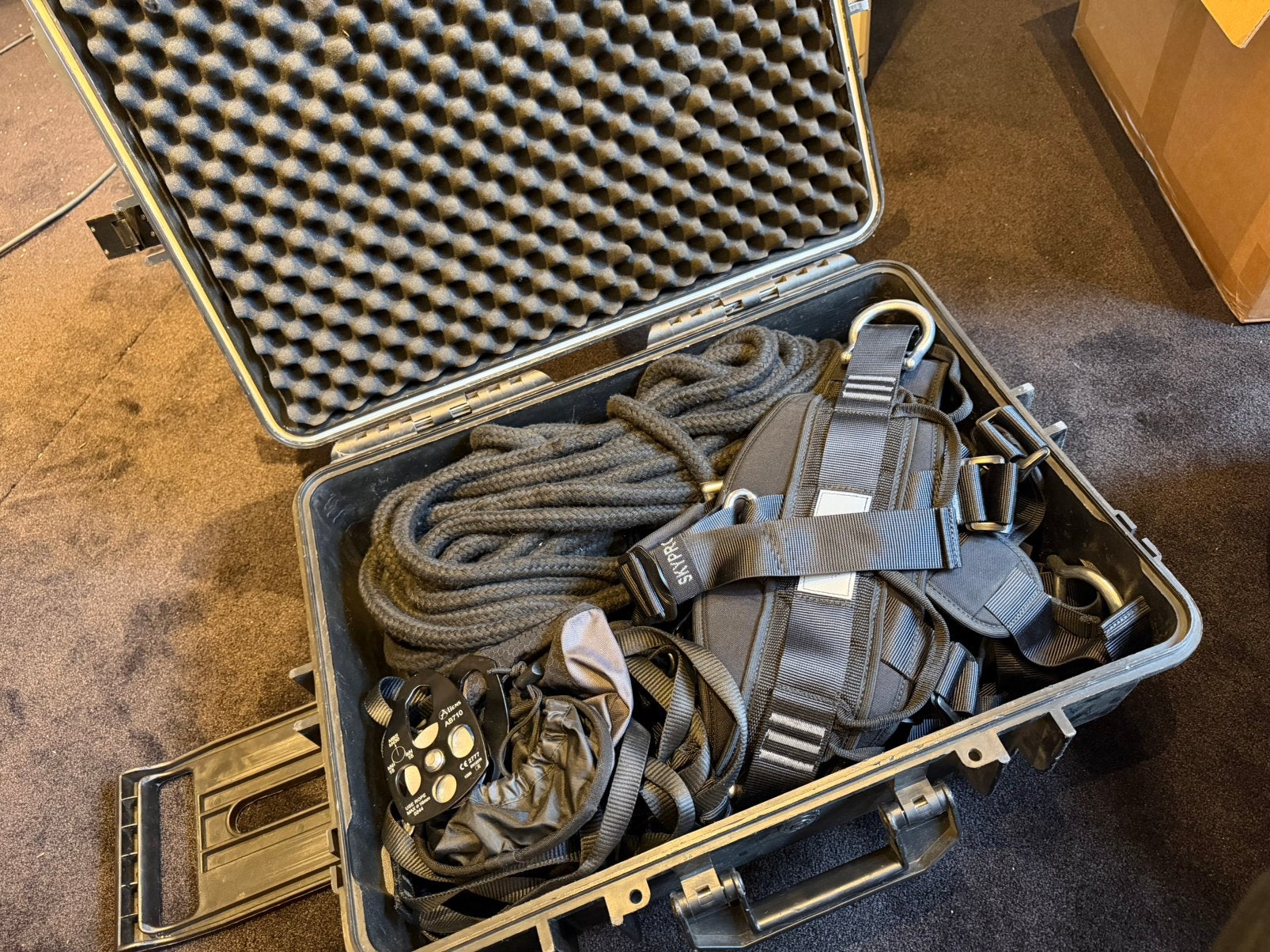 Professionele klimset Sky-Pro / Petzl /Safety-Freaks, Muziek en Instrumenten, Ophalen, Zo goed als nieuw, Licht