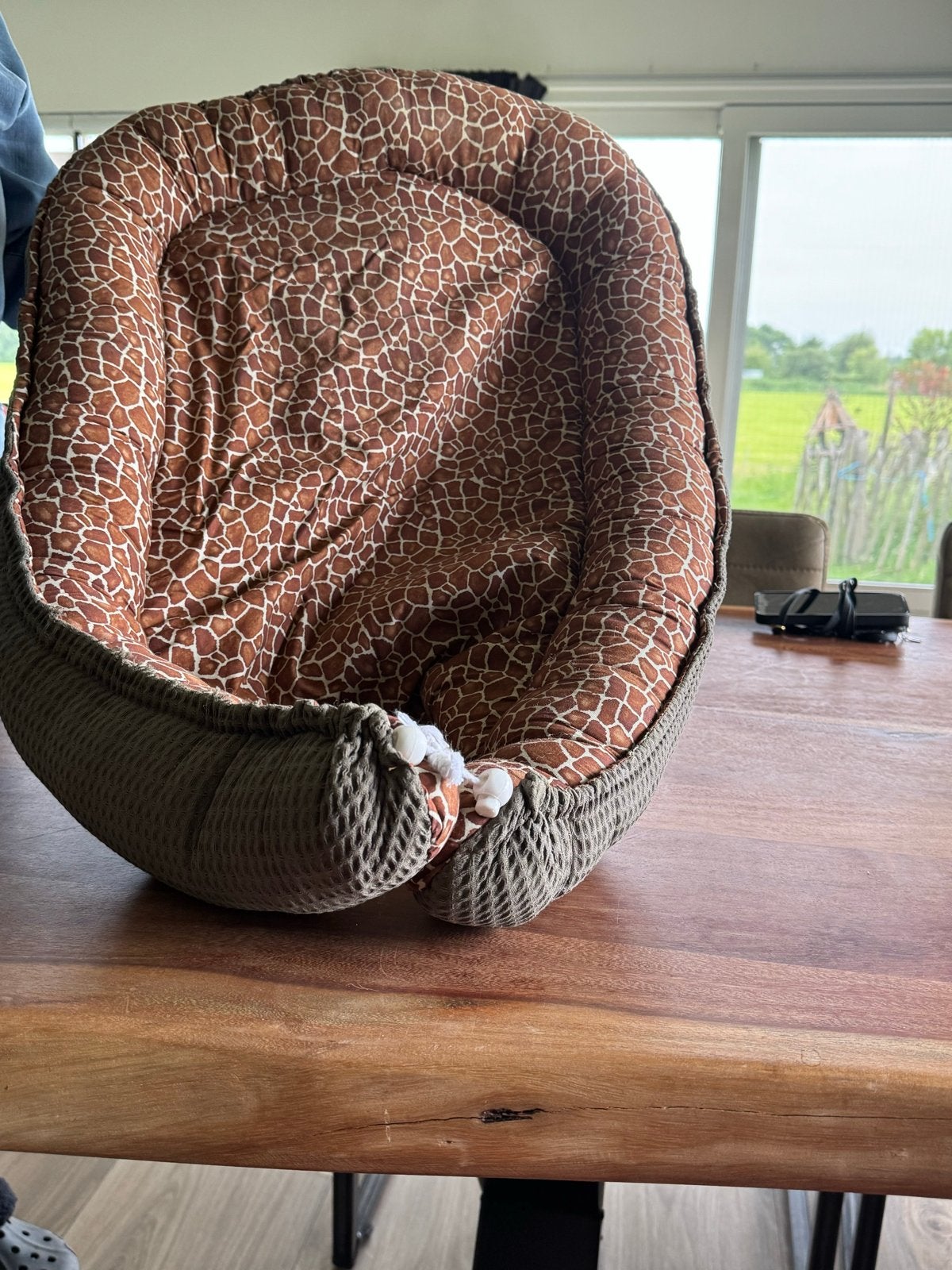 Baby nestje met giraffe print, Ophalen of Verzenden, Zo goed als nieuw, Overige typen