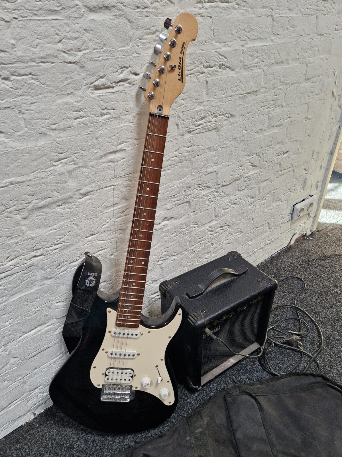 Yamaha guitaar set., Gebruikt, Met versterker, Solid body, Ophalen