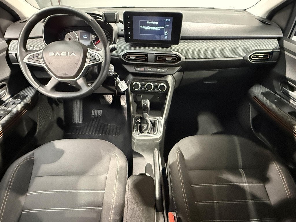 Dacia Sandero Stepway 1.0 TCe 90 Comfort | Automaat | Achter, Auto's, Stof, Met garantie (alle), 91 pk, 3 cilinders