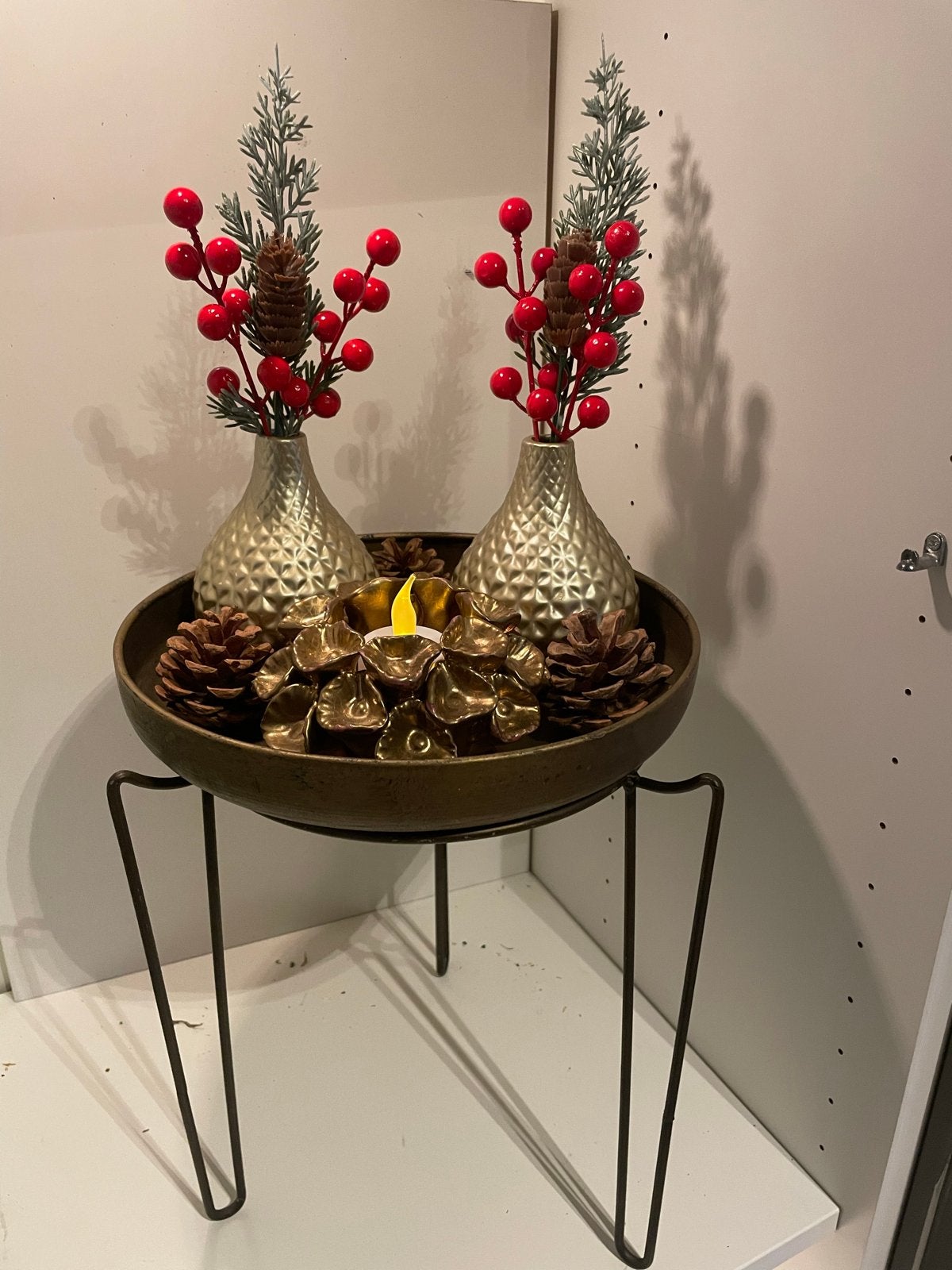 Decoratieve schaal met kerstdecoratie, Huis en Inrichting, Ophalen, Zo goed als nieuw, Goud, Metaal