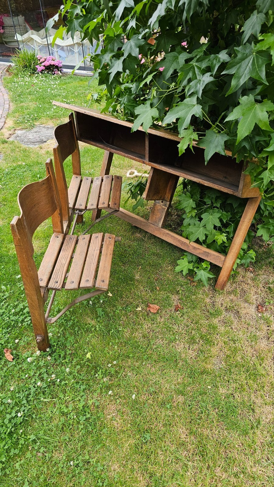 Vintage schoolbank met twee stoelen, Ophalen