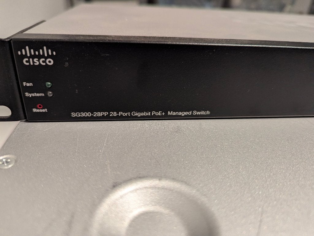 CISCO SG300-28PP 28-Port Gigabit PoE+ Managed Switch, Ophalen of Verzenden, Gebruikt