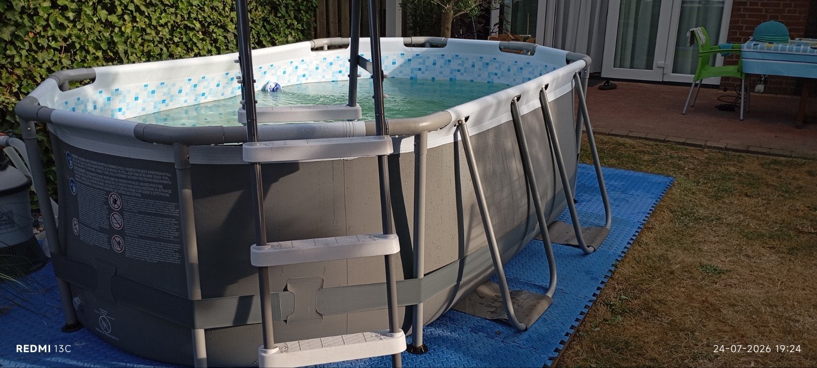 Bestway Opzetzwembad 200x300cm met trap en filterpomp, Ophalen, Gebruikt, 200 tot 300 cm, Opzetzwembad