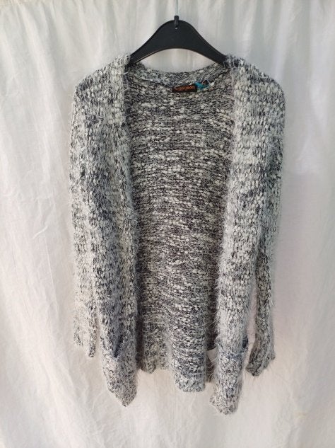 Leuk lang zwart-wit pluisvest mt 128/134 merk Dzine Jeans, Meisje, ., Trui of Vest, Ophalen of Verzenden