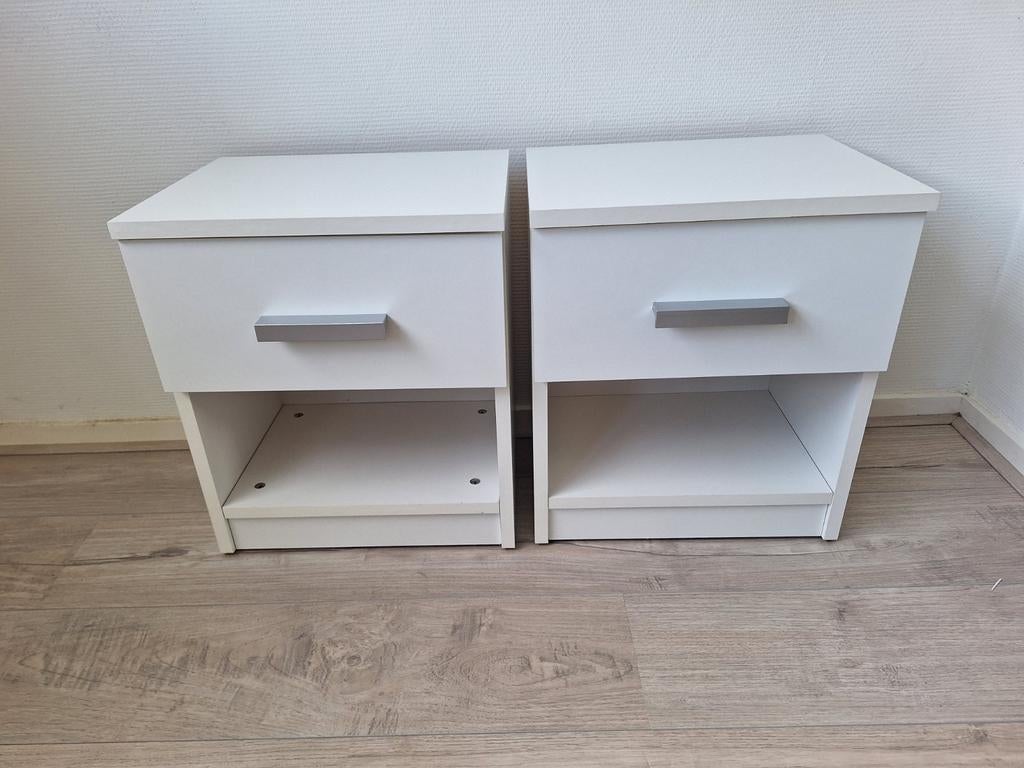 2 nachtkastjes, Ophalen, Minder dan 45 cm, Minder dan 55 cm