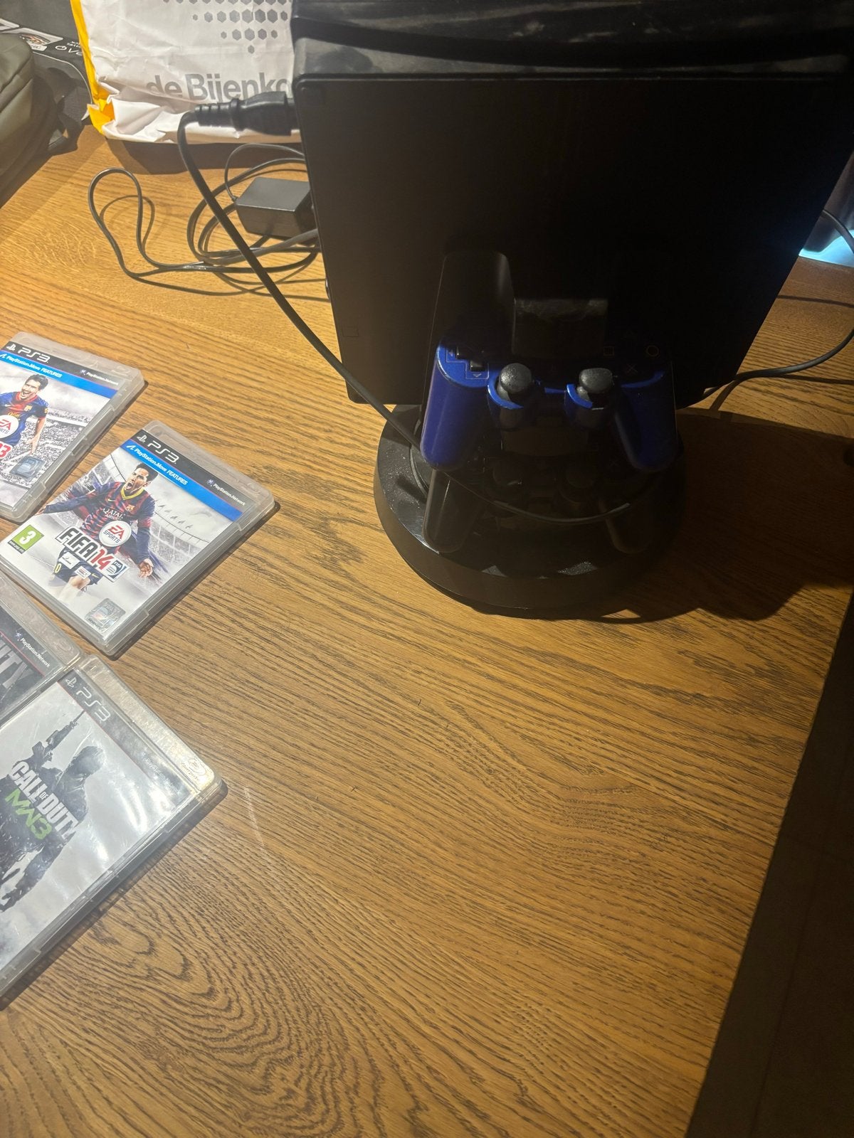 PlayStation 3 Slim + 2 Controllers + 9 Games (GTA, COD, FIFA, Gebruikt, Vanaf 18 jaar, Shooter, 2 spelers