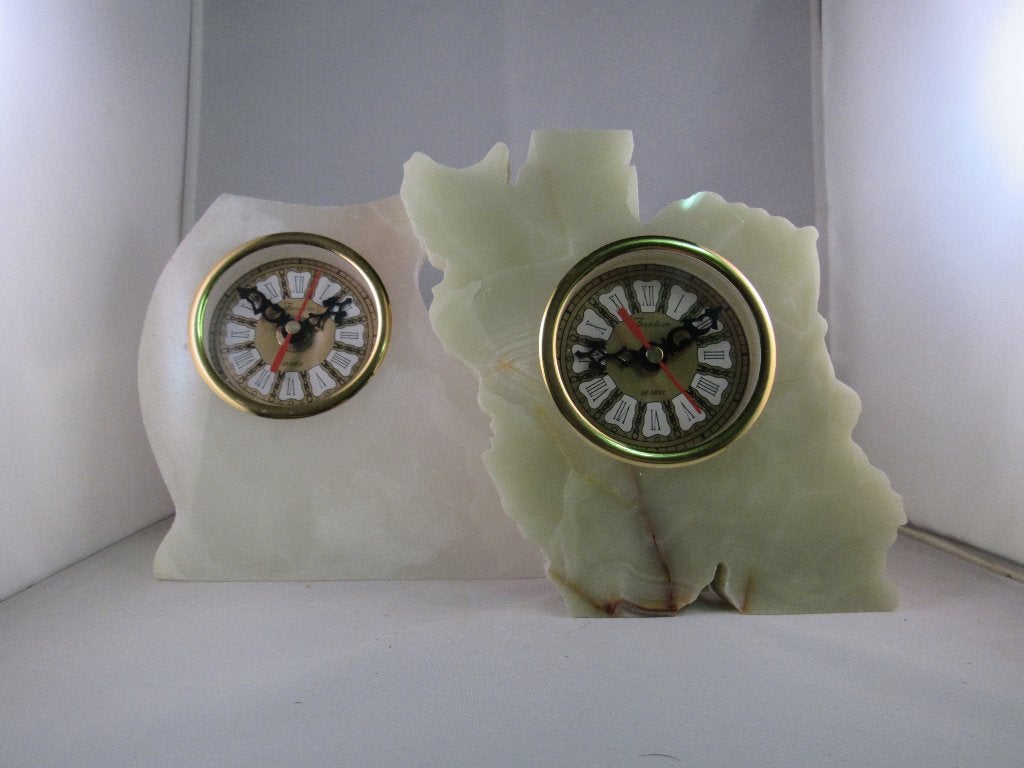 Natuurstenen staande klok (Onyx marmer) (Groen/Wit), Handgemaakt, Meerkleurig, Antiek, Analoog