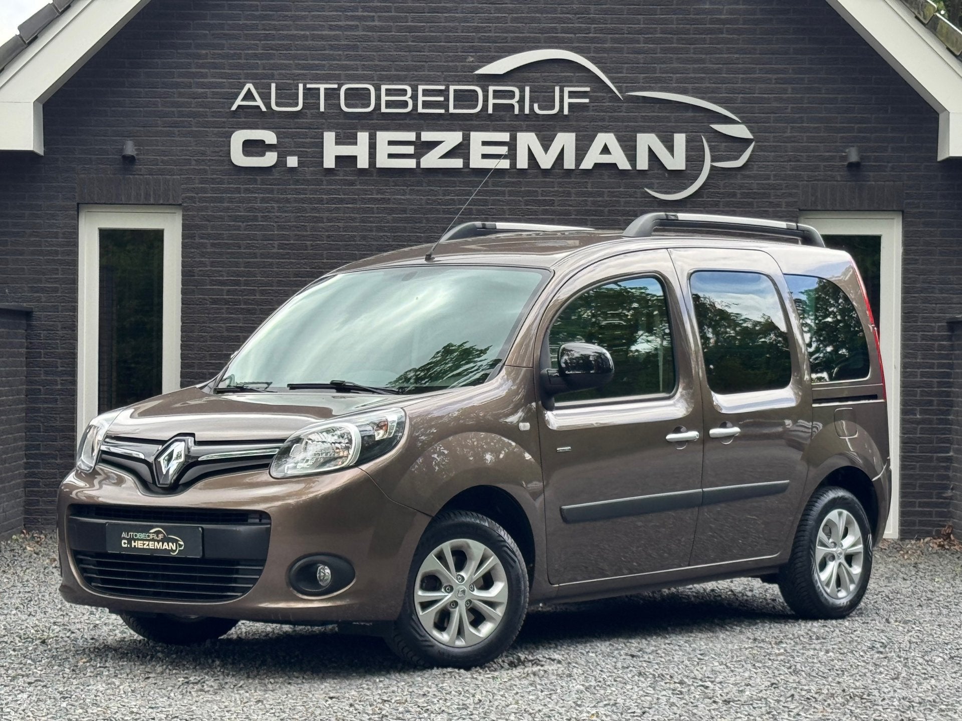 Renault Kangoo Family 1.2 TCe 1e eigenaar DealerOH Dakrails, Voorwielaandrijving, Stof, Gebruikt, Zwart