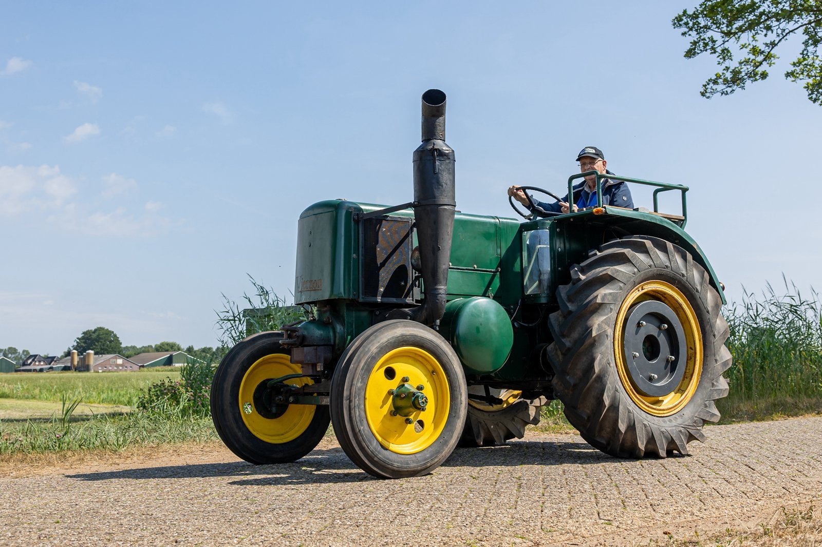 Te koop een    Vierson 302 gloeikop bouwjaar 1958  ., Ophalen, Oldtimer, Tot 80 Pk, Tot 2500
