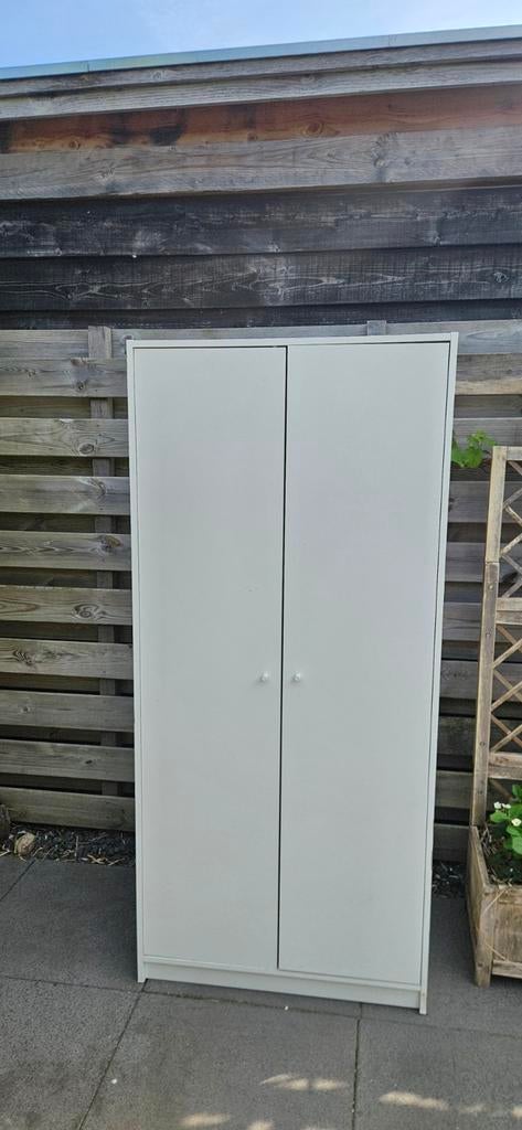Witte IKEA kast met twee deuren, Ophalen, Overige materialen, Gebruikt, 100 tot 150 cm