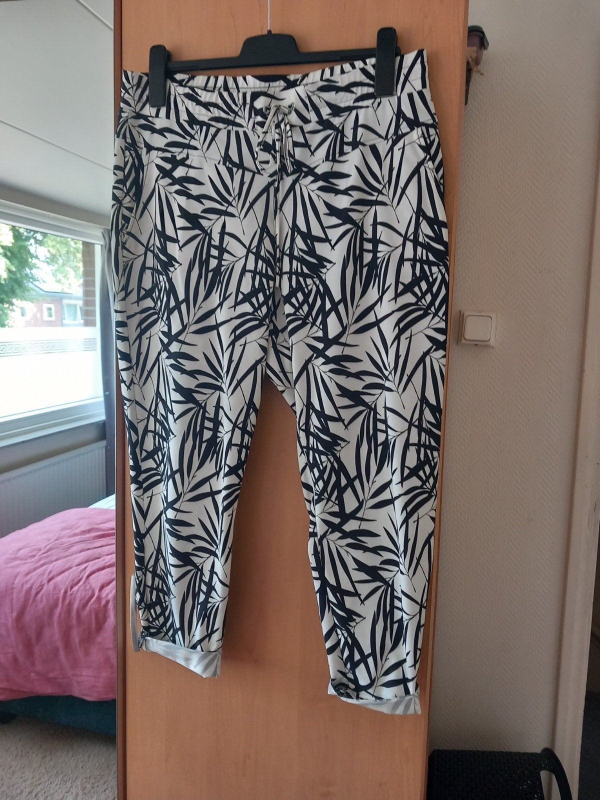 Mooie broek van and co woman maat xl, Zwart, Maat 46/48 (XL) of groter, Ophalen of Verzenden, Zo goed als nieuw