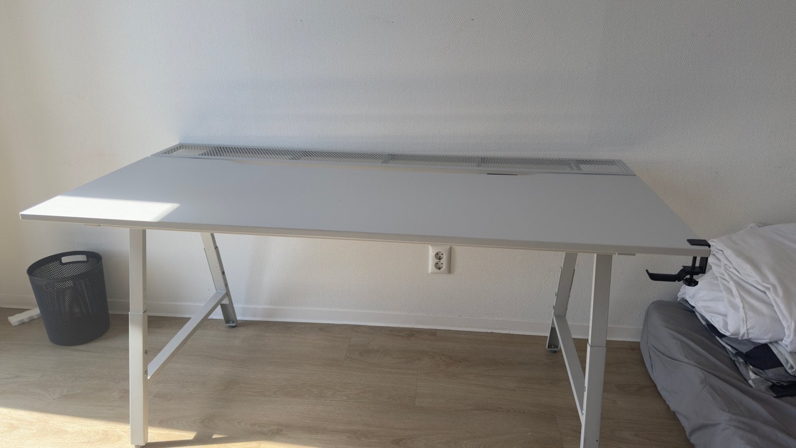 IKEA UTESPELARE Gamingbureau - Zo goed als nieuw, Ophalen, Metaal, Kabelgoot, Zo goed als nieuw