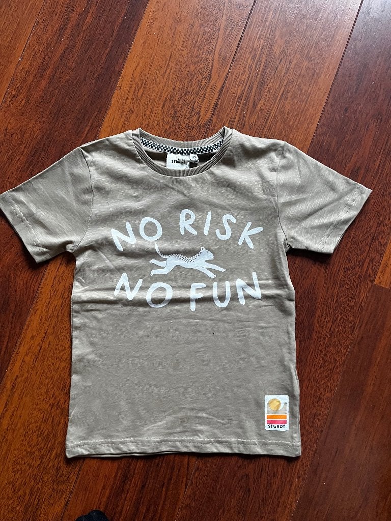 T-shirt van Sturdy maat 122 (advr 91), Kinderen en Baby's, Kinderkleding | Maat 122, Sturdy, Ophalen of Verzenden, Zo goed als nieuw