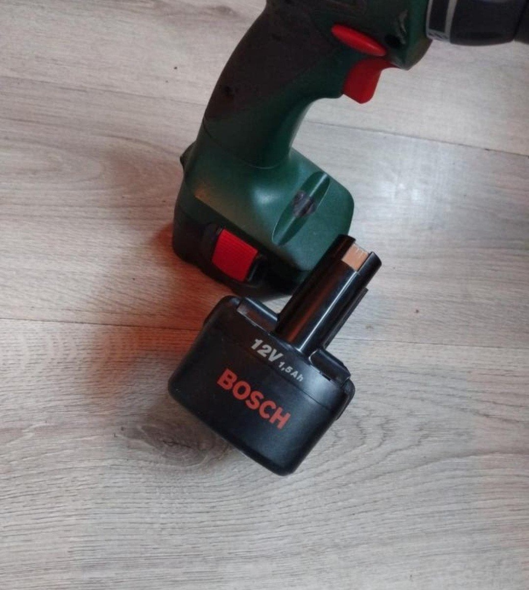 Bosch Boormachine + 2x 12V accu en meer, Ophalen, Zo goed als nieuw, Boormachine