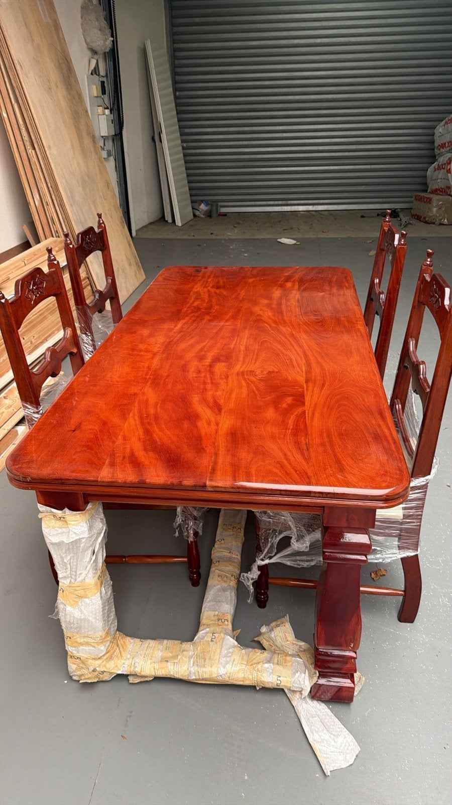 Handgemaakte Mahonie Eettafel met 4 Stoelen/bieden mag, Ophalen, Gebruikt, 50 tot 100 cm, 150 tot 200 cm