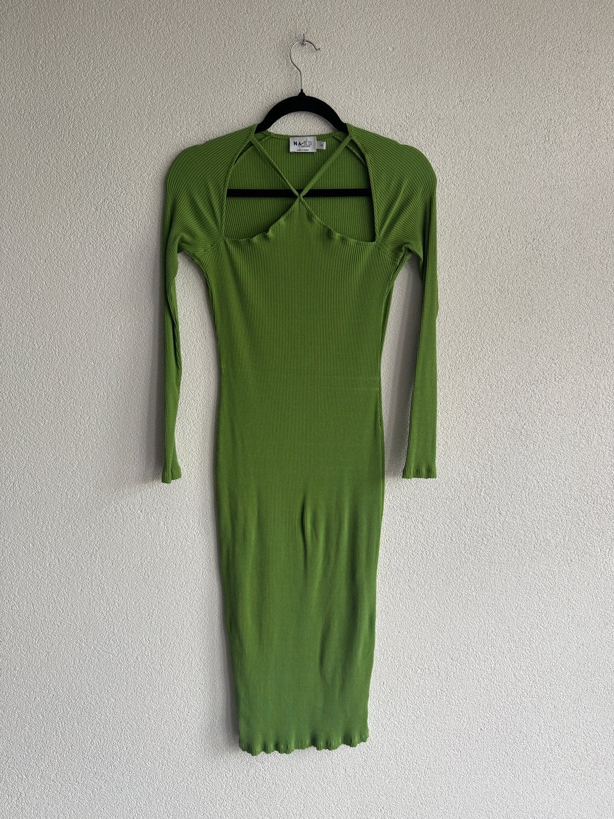 NA-KD groene zomerse midi jurk met unieke hals, Kleding | Dames, Maat 38/40 (M), NA-KD, Na-kd, Ophalen of Verzenden