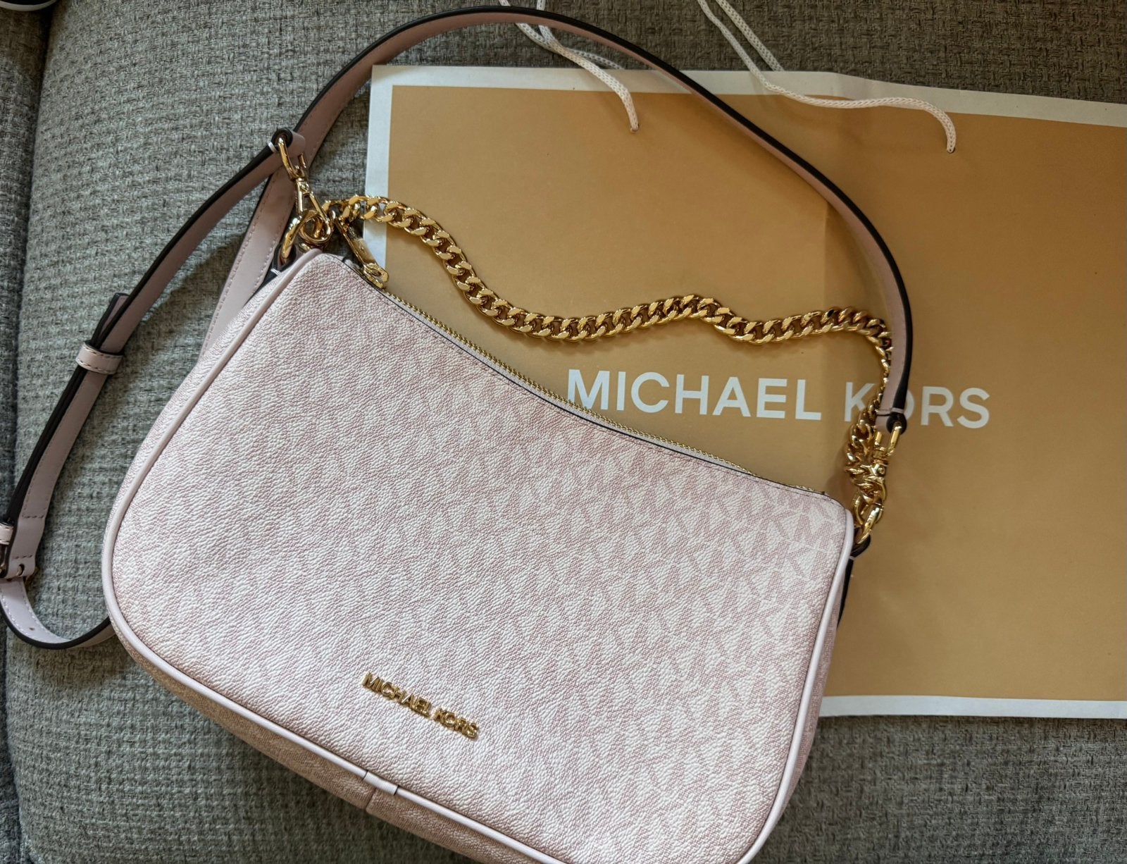 Michael Kors schoudertas, Ophalen of Verzenden, Zo goed als nieuw, Roze, Schoudertasje