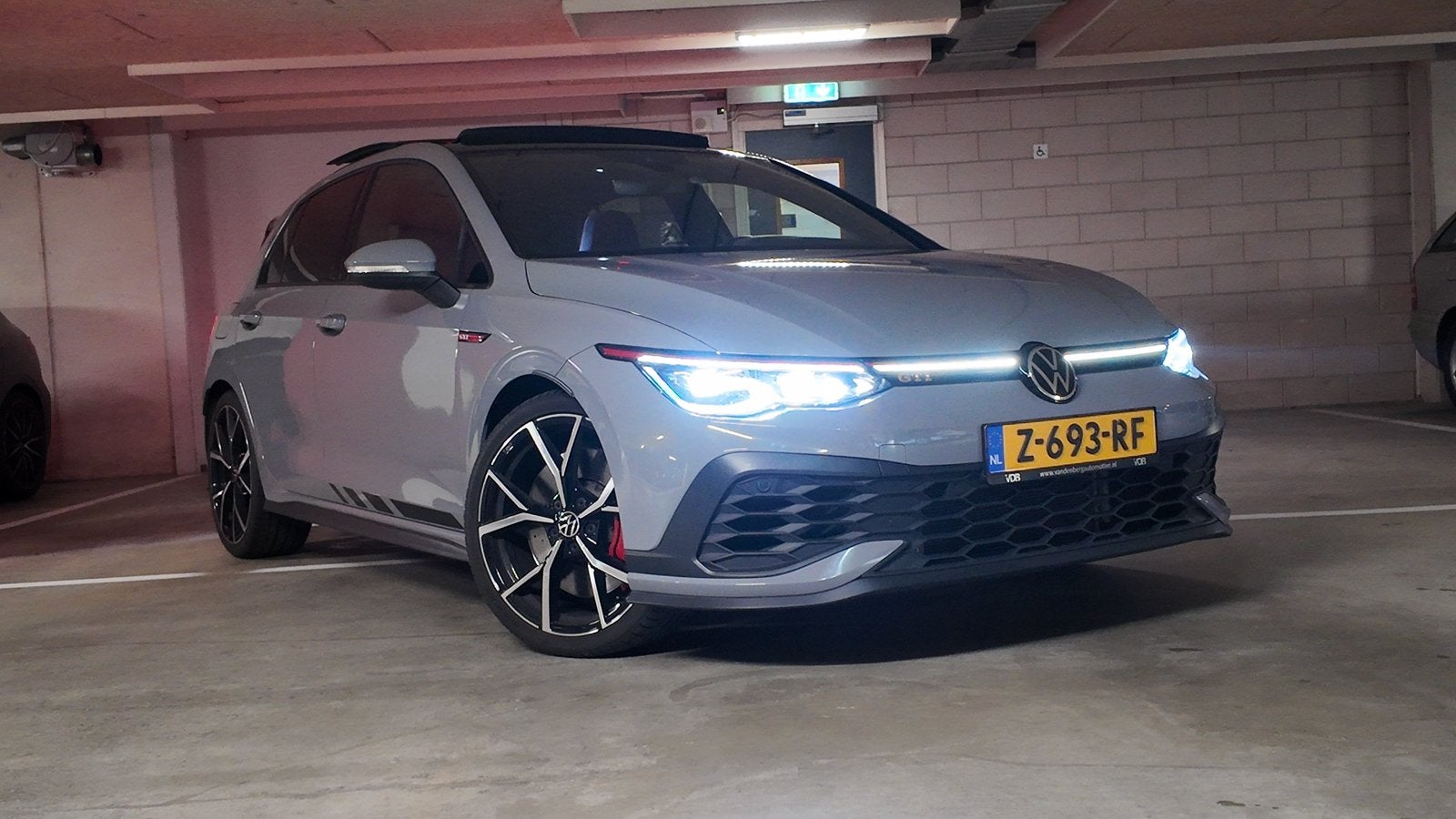VOLKSWAGEN GOLF GTI CLUBSPORT 2.0 OPF DELETE, 4 cilinders, 1984 cc, 75 €/maand, 301 pk