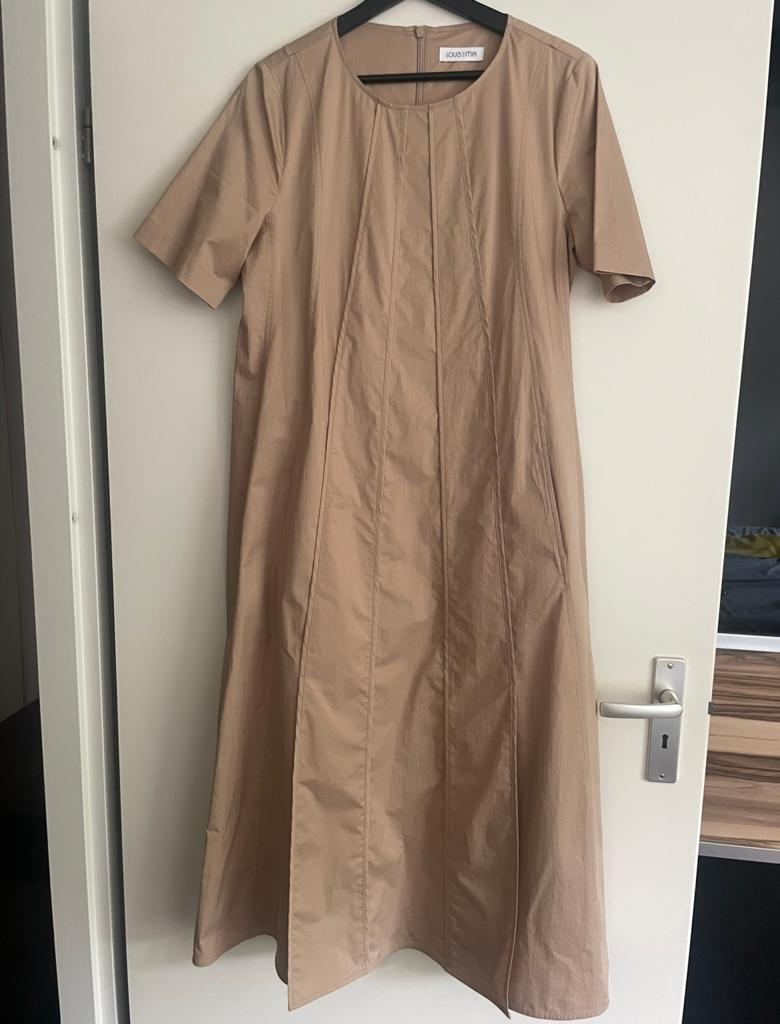 Nieuwe Jurk van Louis en Mia, Maat 38/40 (M), Beige, Nieuw, Ophalen of Verzenden