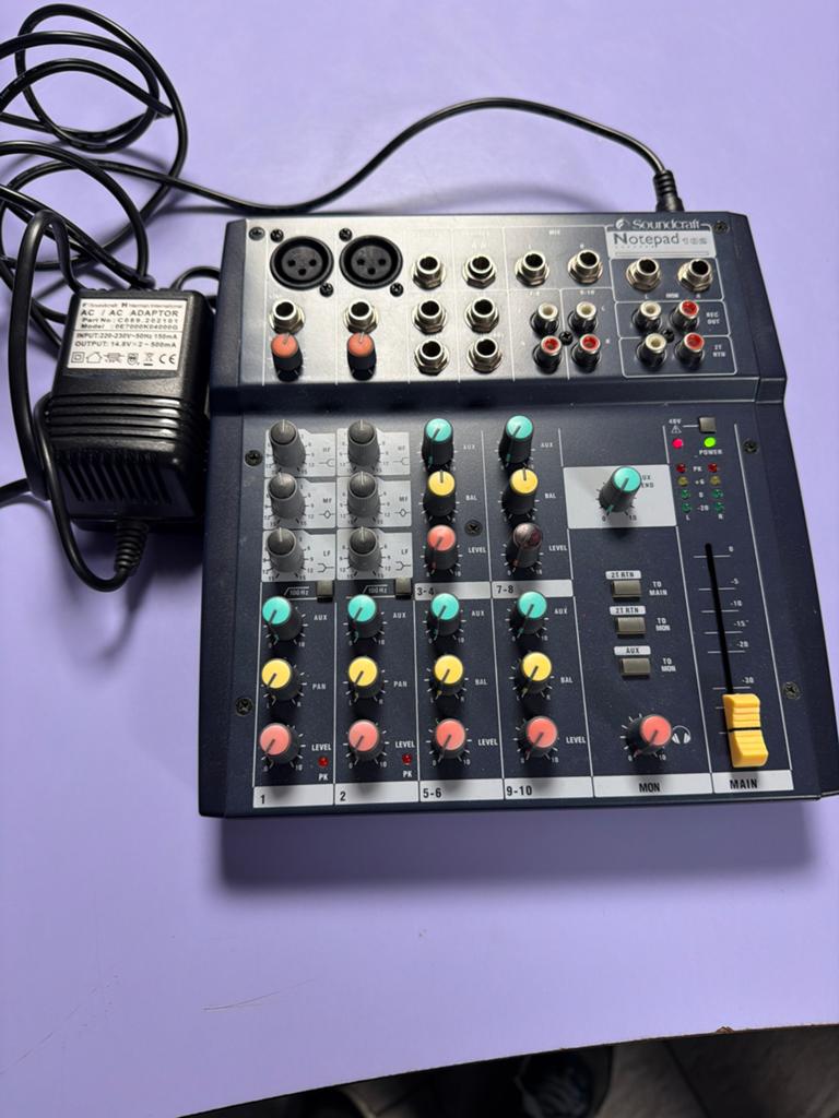 Soundcraft Notepad 102 mengpaneel, Muziek en Instrumenten, Mengpanelen, Ophalen of Verzenden, Gebruikt, 5 tot 10 kanalen, Microfooningang