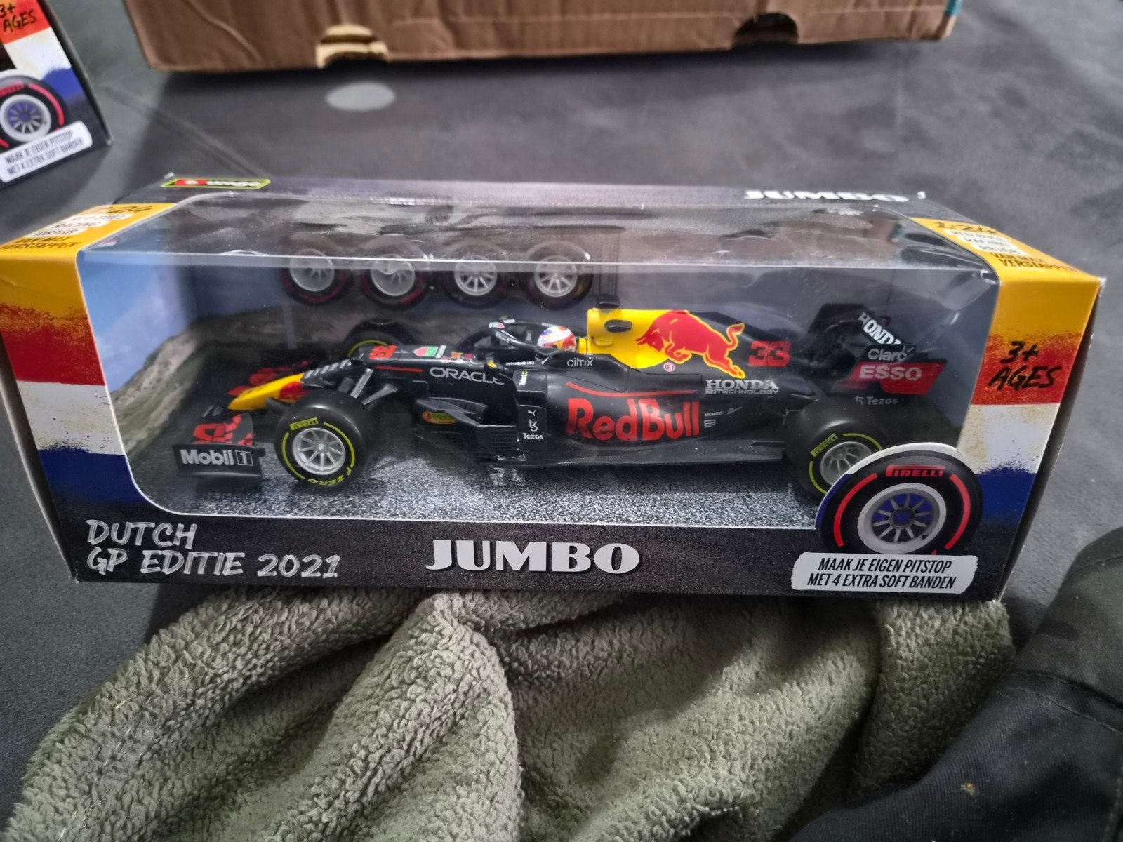 Bburago Red Bull Racing RB16B Max Verstappen Dutch GP Editie, Ophalen of Verzenden, Nieuw, Auto