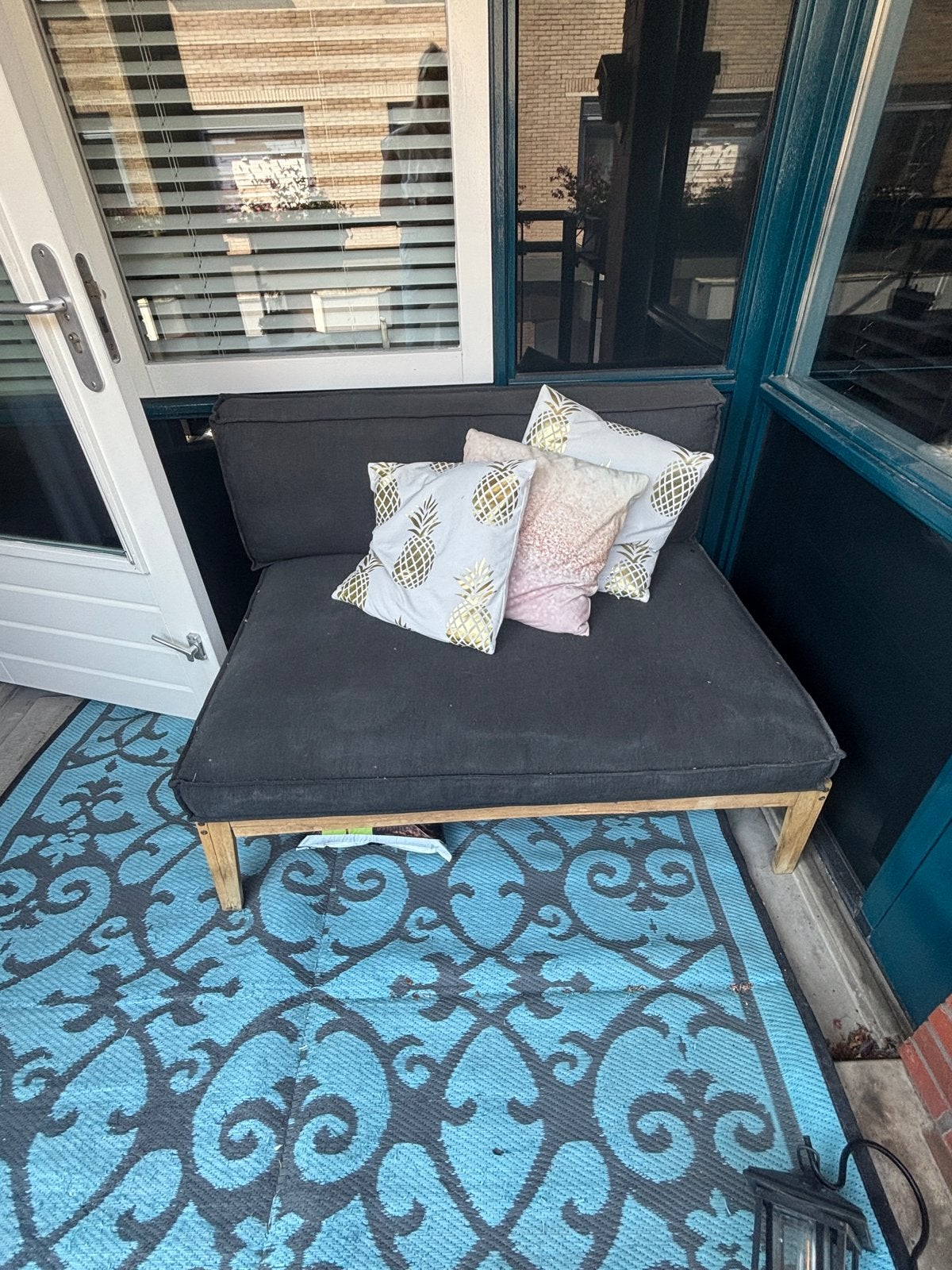 Comfortabele lounge buitenbank met waterafstotende kussens, Tuin en Terras, Ophalen, Gebruikt, Hout