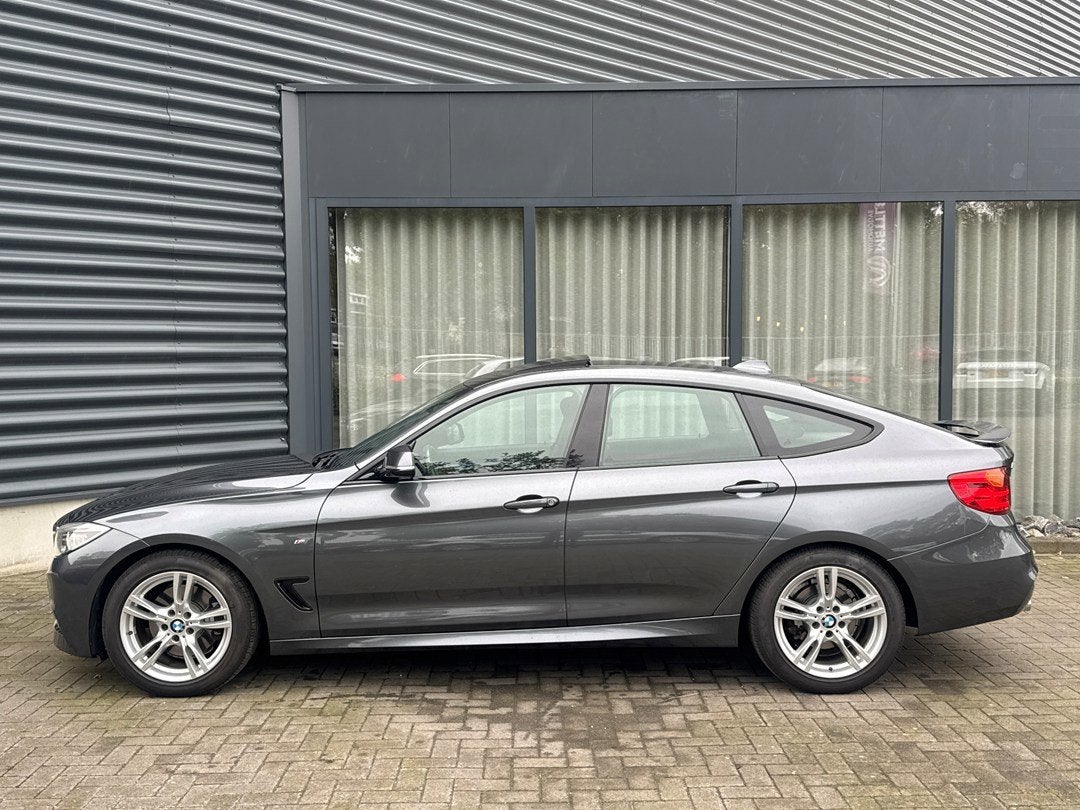 BMW 3-serie Gran Turismo 328i M Pakket High Executive Pano|C, Auto's, Gebruikt, 4 cilinders, 1570 kg, 1600 kg