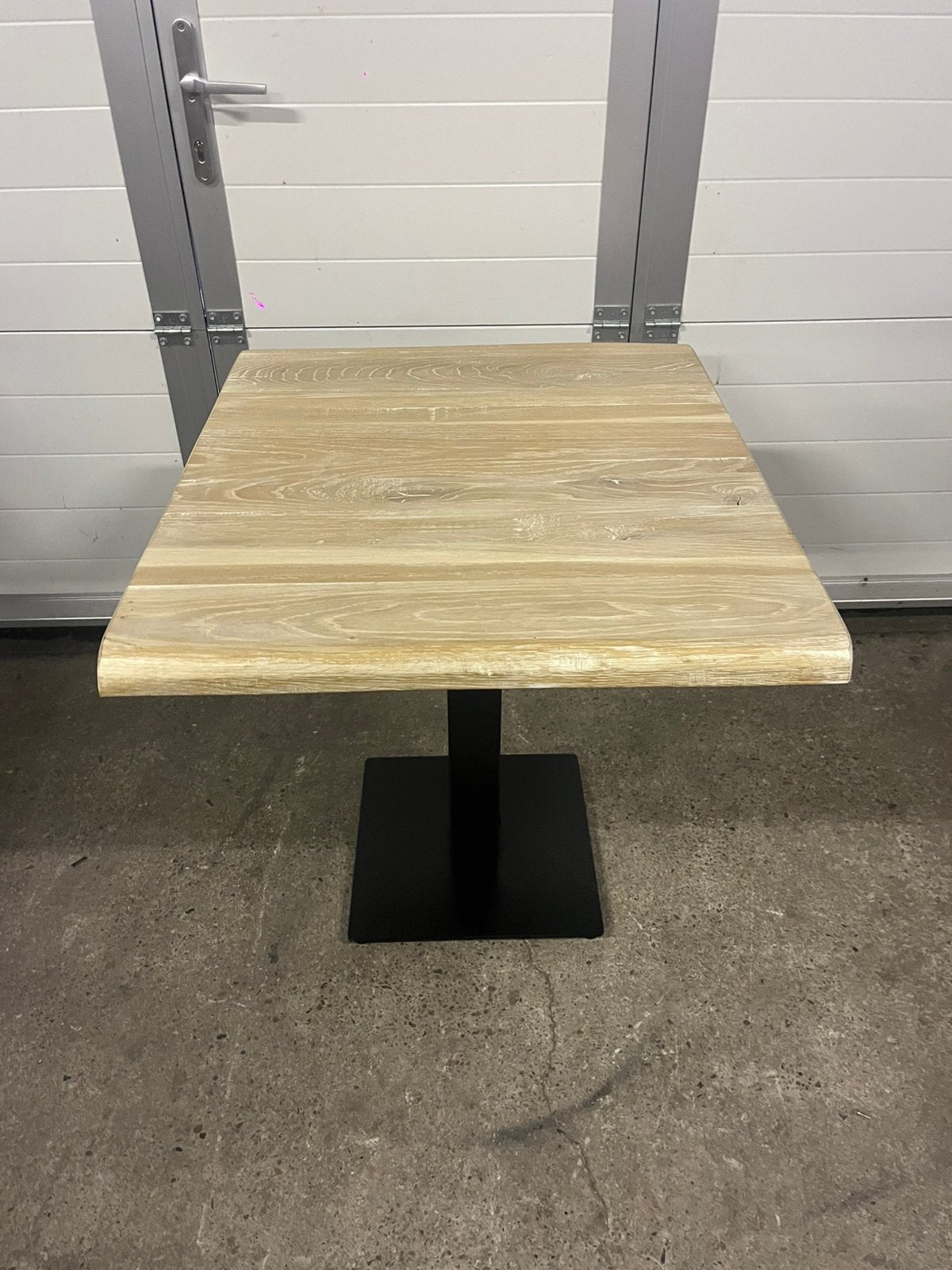 2 eikenhouten bistro horeca restaurant tafels 70x80 cm, Ophalen