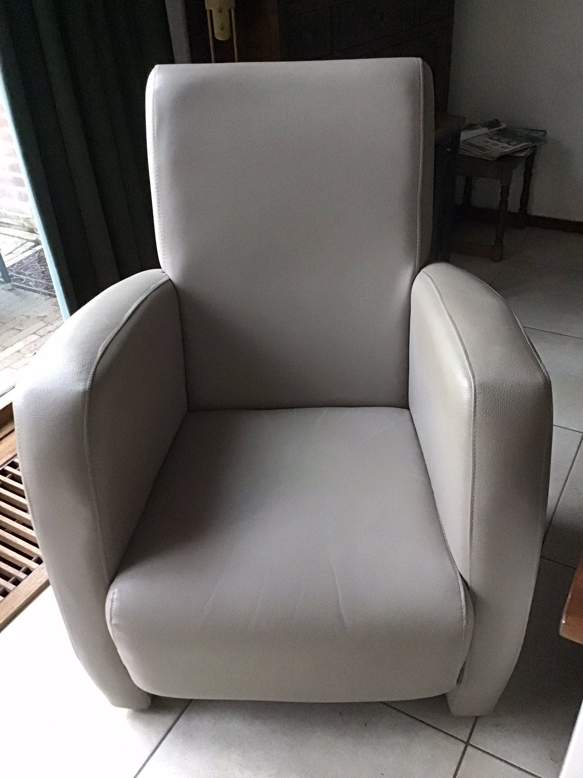 Kuipstoel grijs leer, Huis en Inrichting, Fauteuils, Ophalen, Minder dan 75 cm, Degelijk, Leer