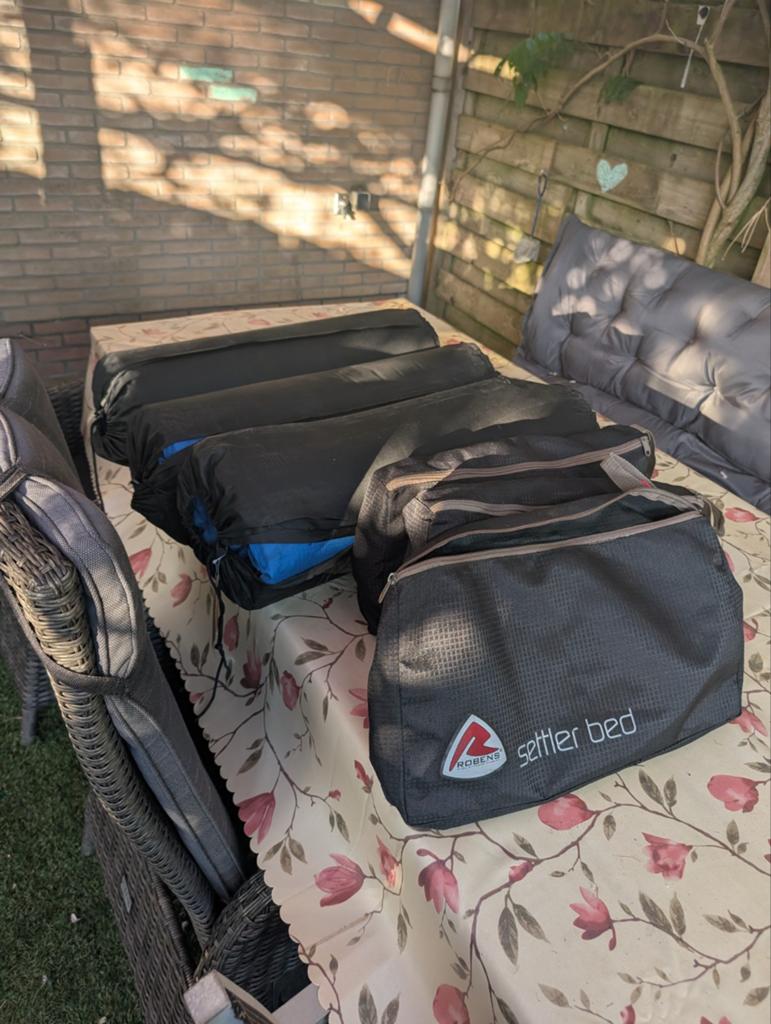 3x Robens Settler bedden incl. opblaasbaar matras, Ophalen