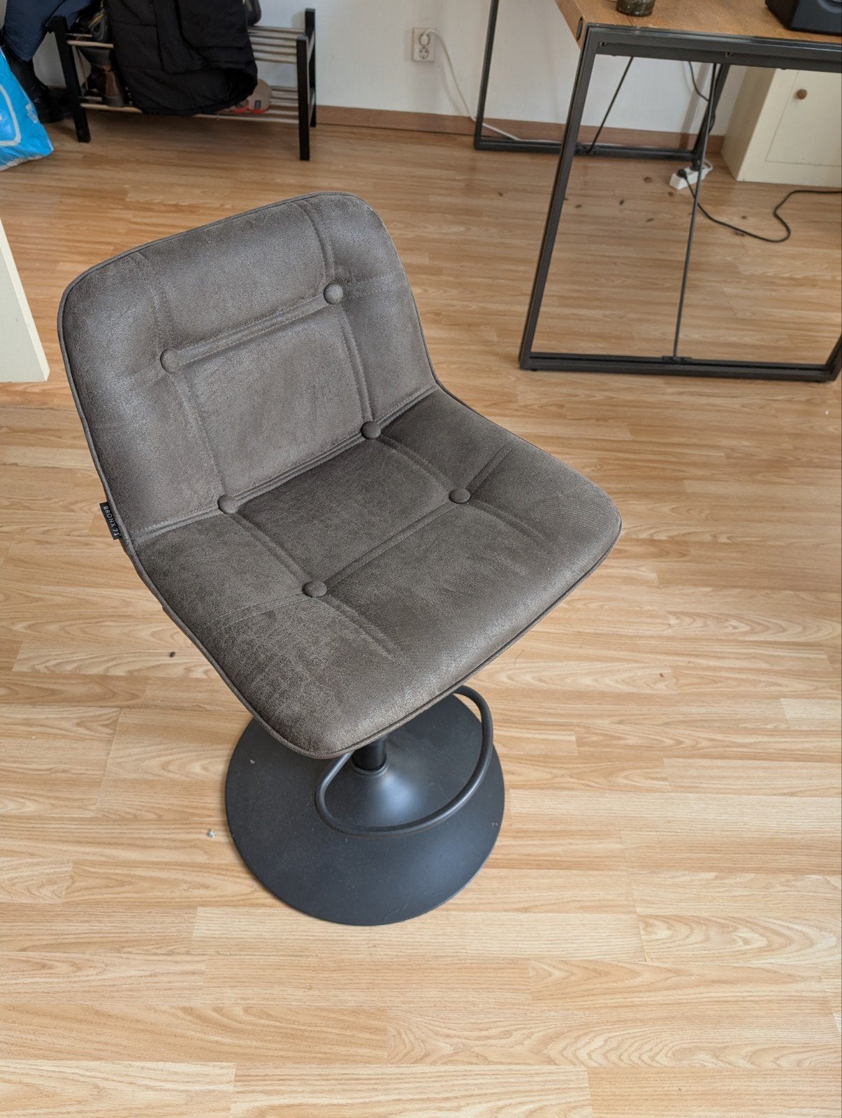 Kruk gratis, Huis en Inrichting, Barkrukken, 1 kruk, Ophalen, 60 tot 90 cm