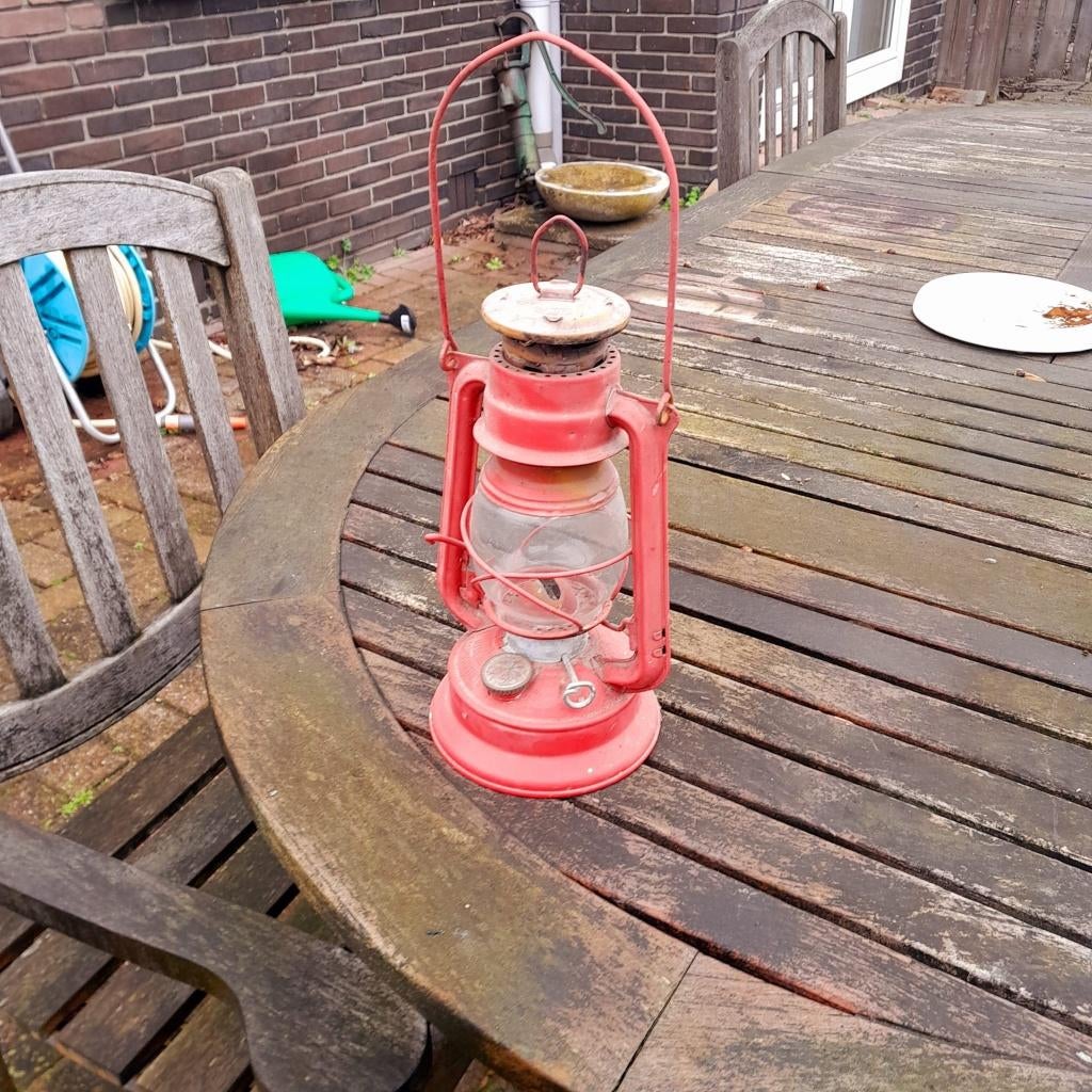 Vintage Rode Stormlantaarn / Petroleumlamp, Ophalen