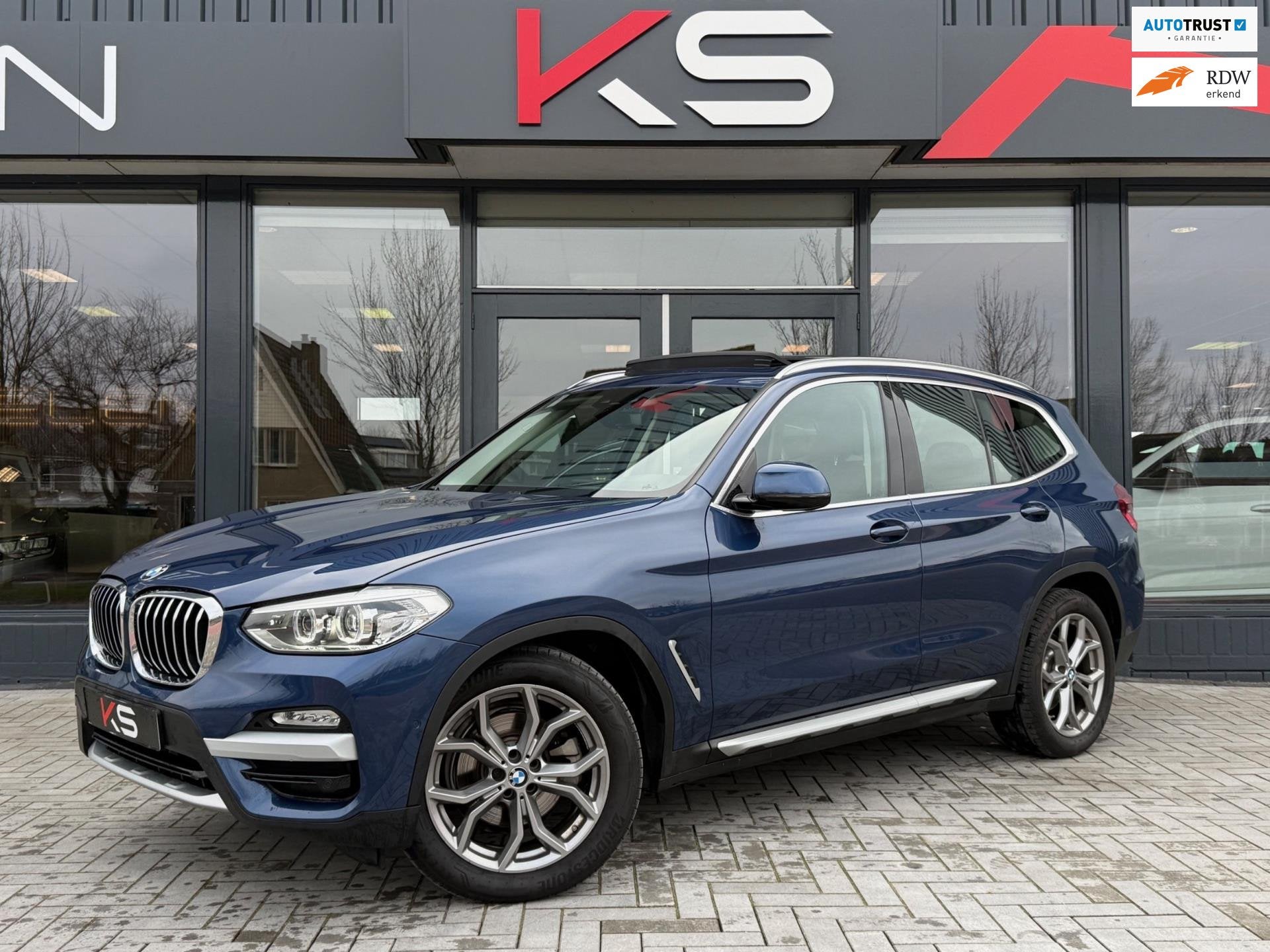 BMW X3 XDrive20i High Executive Pano HUD Leder Camera, Automaat, Zwart, 4 cilinders, Blauw
