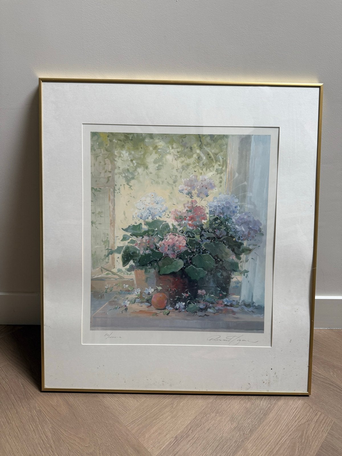 Schilderij met bloemen in pot en lijst, Bloemen, Realistisch, Ophalen of Verzenden, Print