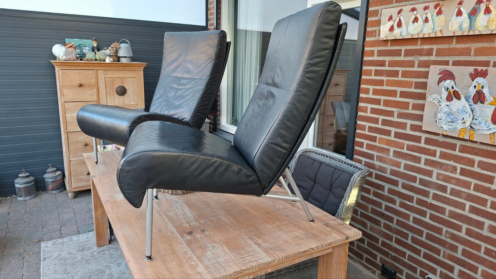 Comfortabele zwarte leren stoel, Huis en Inrichting, Gebruikt, Twee, Zwart, Ophalen of Verzenden