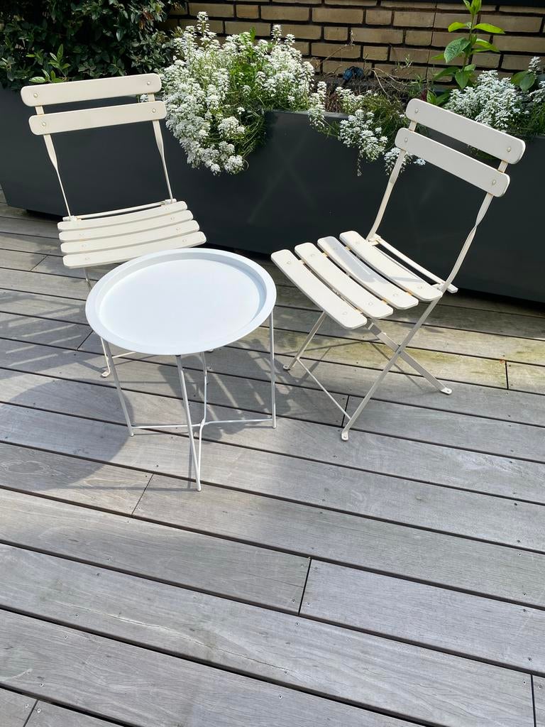 Witte bistro set: 2 stoelen en 1 tafel, Tuin en Terras, Tuinsets en Loungesets, Overige materialen, Gebruikt, Stoel, Tuinset