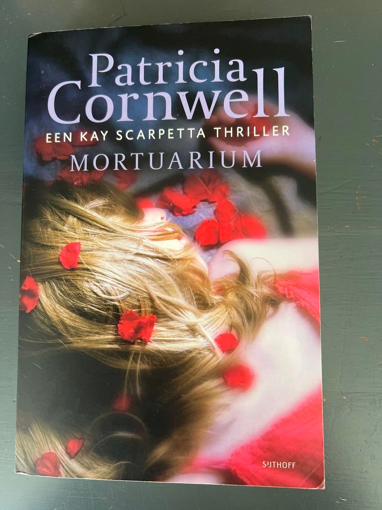 Mortuarium - Patricia Cornwell, Ophalen of Verzenden, Zo goed als nieuw, Amerika