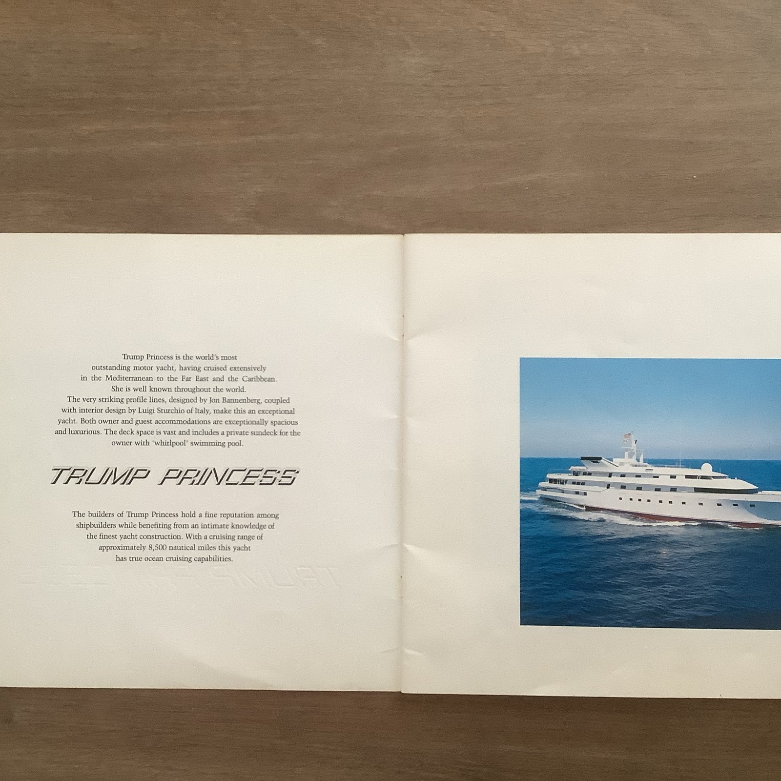 Trump Princess Yacht Brochure - Luxe Jacht Catalogus, Ophalen of Verzenden, Zo goed als nieuw, Catalogus