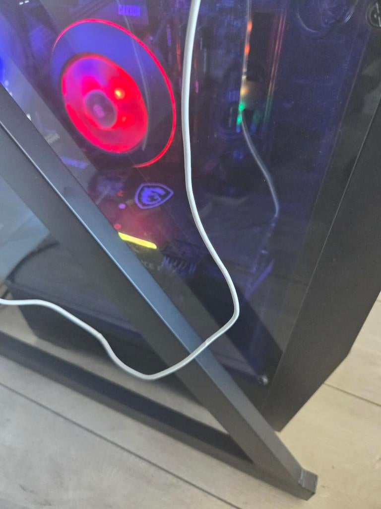 Snelle game pc leuk om mee te beginnen, Computers en Software, Ophalen of Verzenden, Zo goed als nieuw, 4 Ghz of meer, SSD