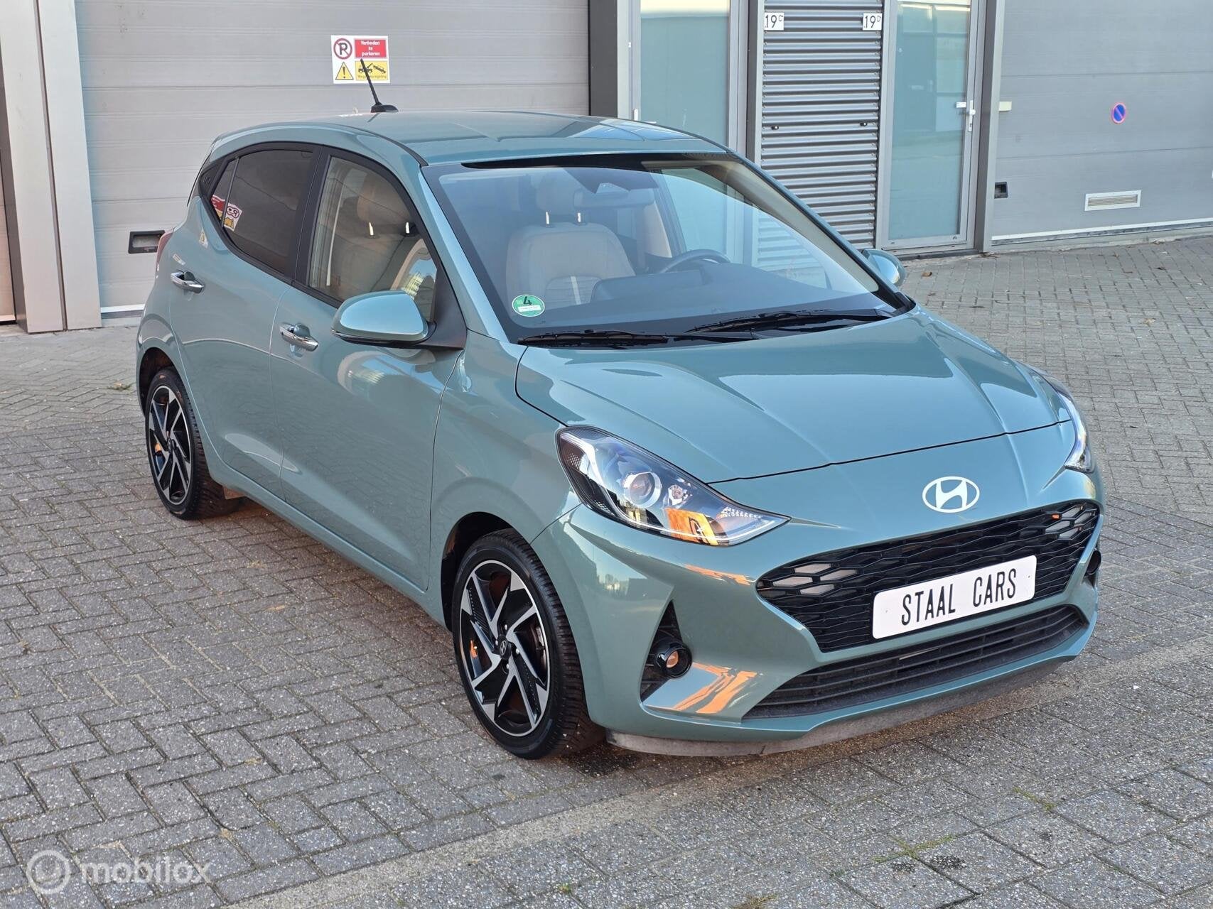 Hyundai i10 1.2_Premium_79Pk_Automaat_Keyless, Dealer onderhouden, Stof, Gebruikt, 4 cilinders