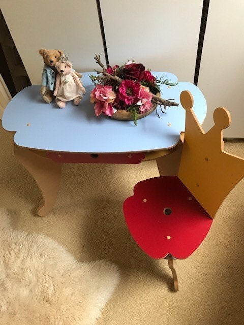degelijk mdf kinder speeltafeltje en stoeltje, Kinderen en Baby's, Kinderkamer | Tafels en Stoelen, Ophalen, Zo goed als nieuw