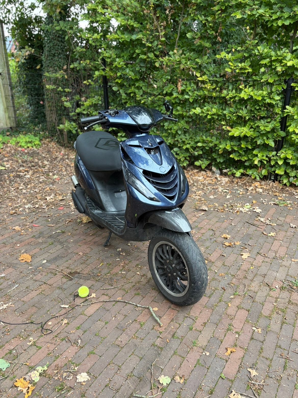 Piaggio zip (brom), Fietsen en Brommers, Ophalen, Tweetakt, Maximaal 45 km/u, Zo goed als nieuw