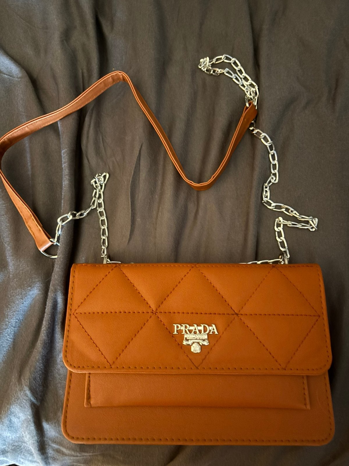 Prada tasje cognac, Sieraden, Tassen en Uiterlijk, Tassen | Damestassen, Ophalen of Verzenden, Nieuw, Bruin, Schoudertasje