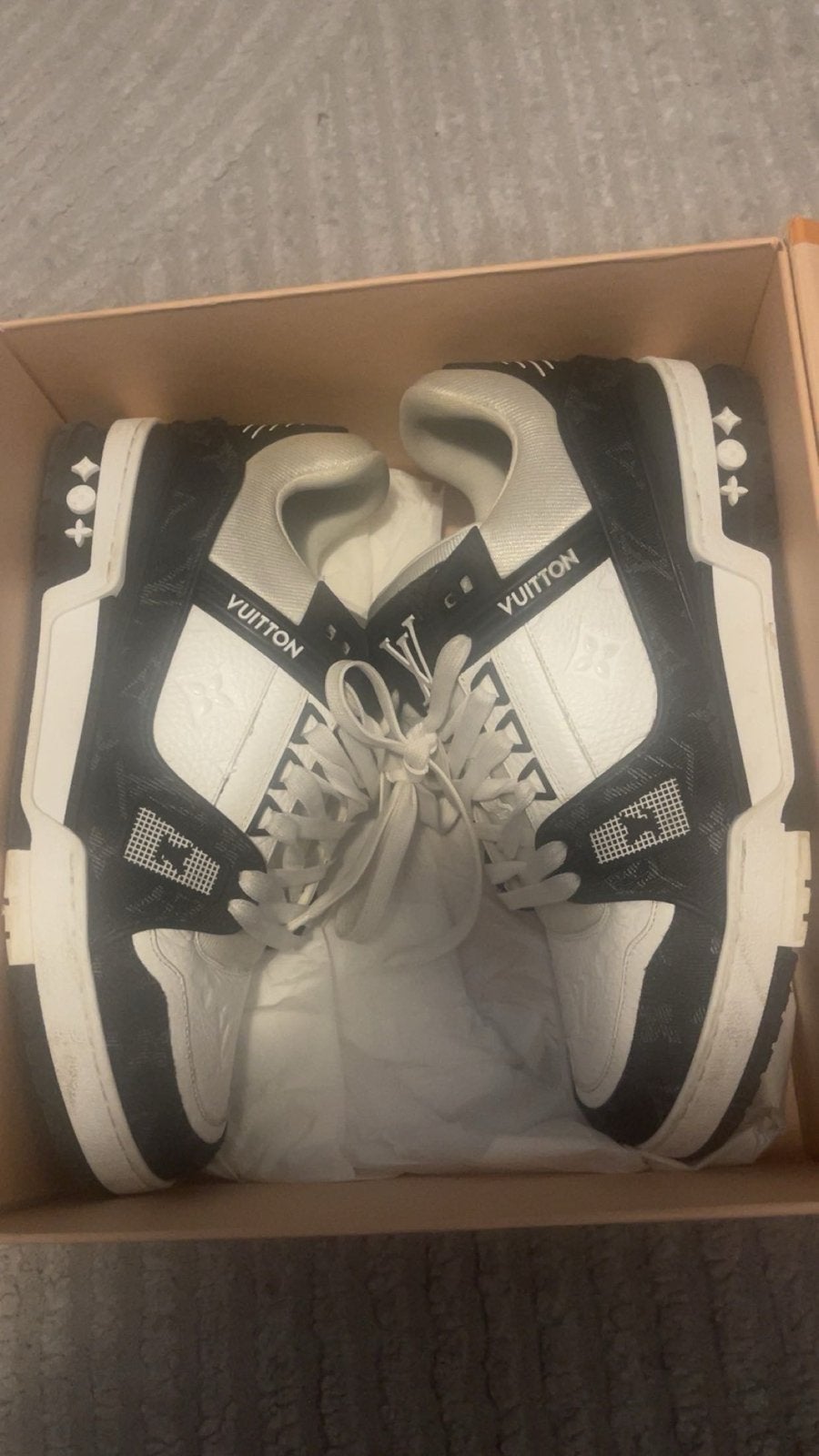 Originele Louis Vuitton Trainers met doos, Ophalen of Verzenden, Zo goed als nieuw, Zwart, Sneakers of Gympen
