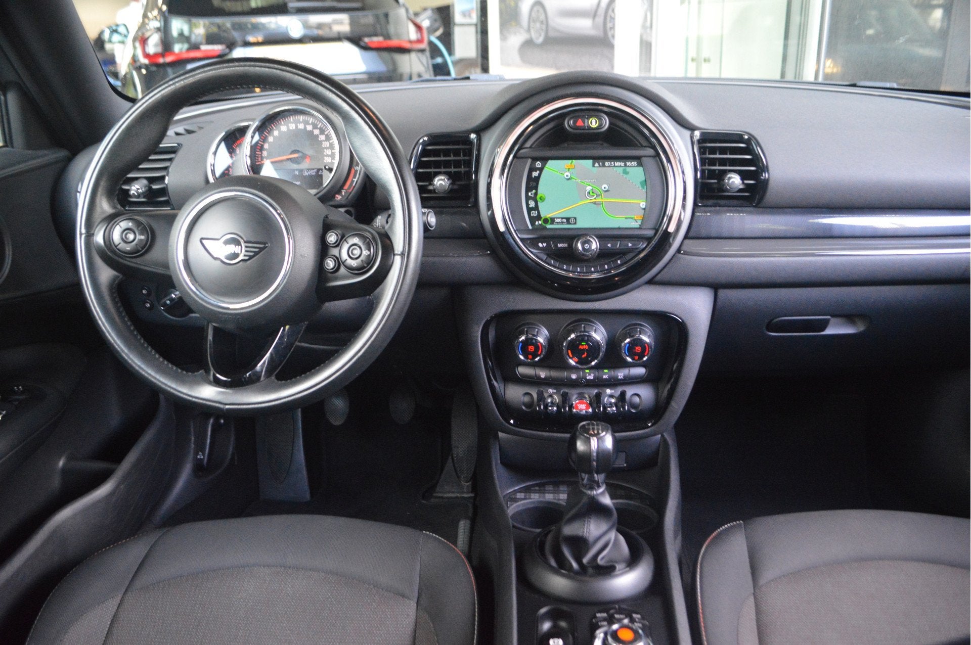 MINI Clubman One Salt / Cruise Control / PDC / Navigatie / M, Stof, Gebruikt, Handgeschakeld, 3 cilinders