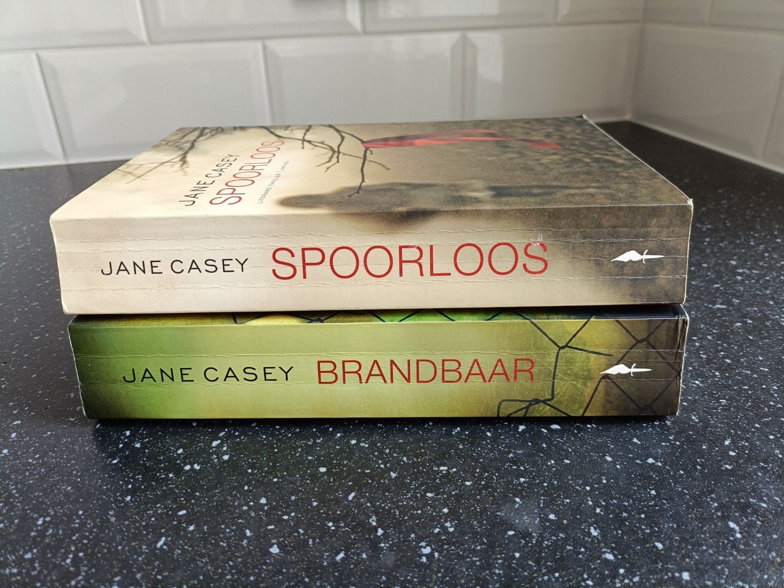 2 krimi boeken van Jane Casey, Ophalen of Verzenden, Zo goed als nieuw, Jane Casey