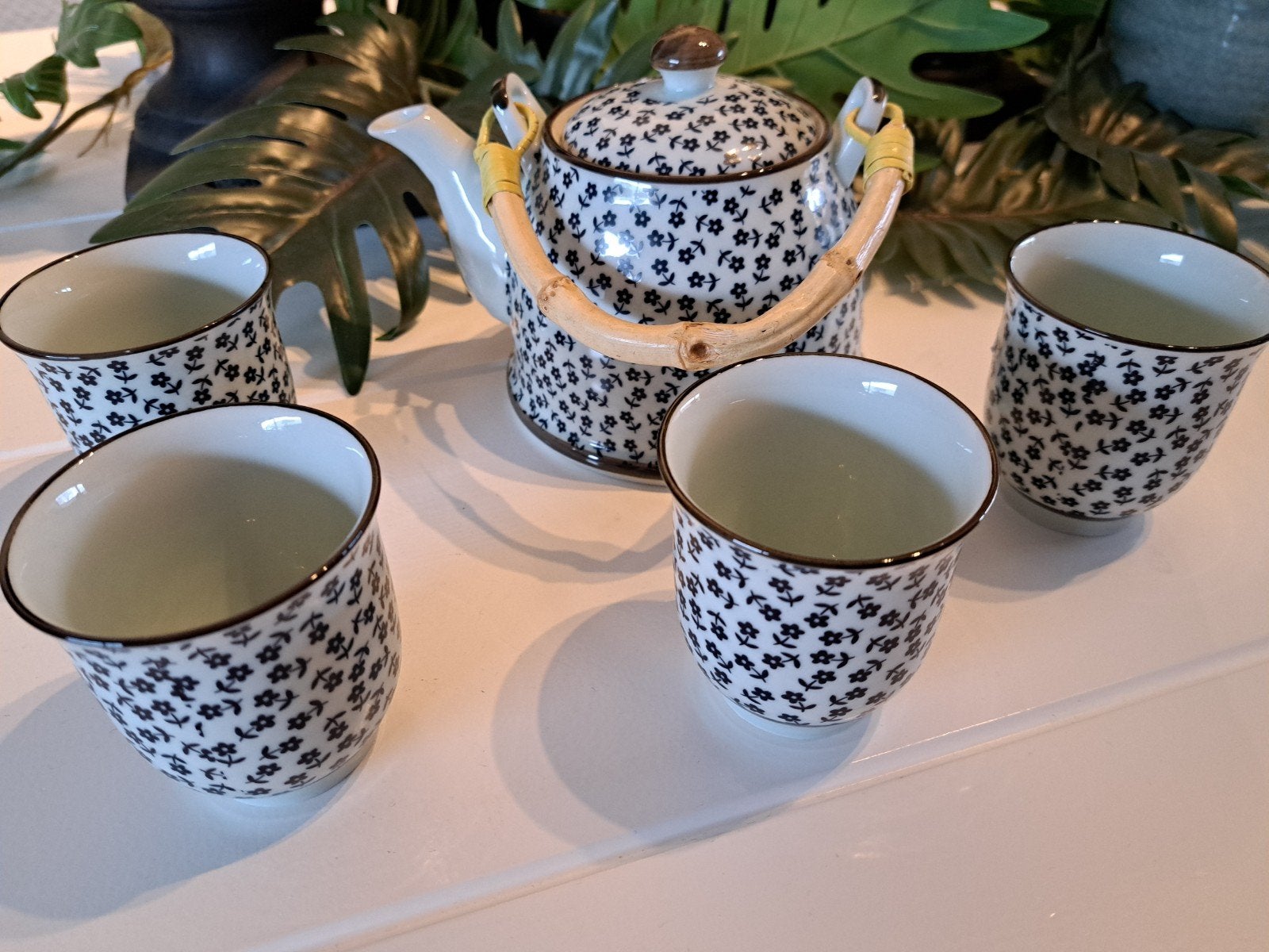 High tea servies met theepot en 4 kopjes, Ophalen, Aziatisch, Keramiek, Zo goed als nieuw
